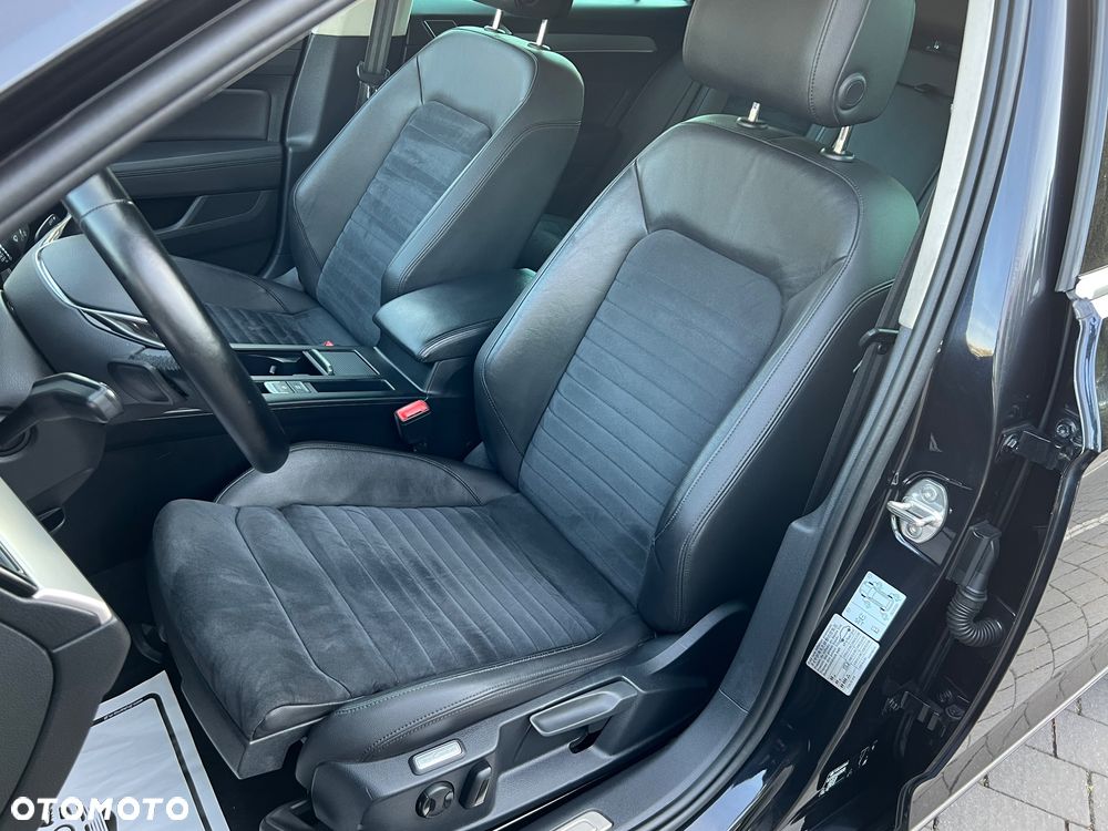 Volkswagen Passat Variant 2.0 TDI SCR DSG Highline - 25