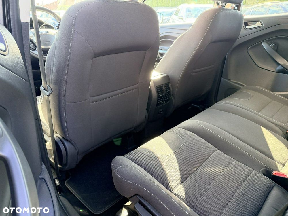 Ford Kuga 2.0 TDCi 4x2 Trend - 12