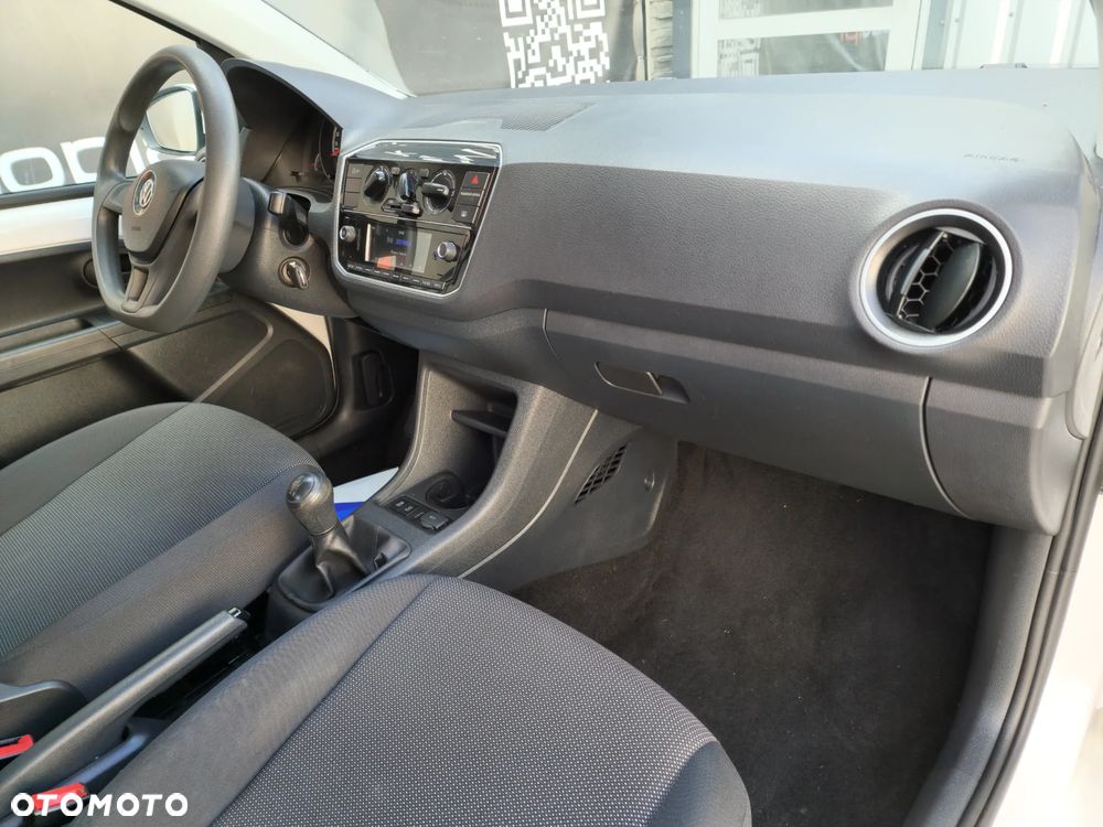 Volkswagen up! (BlueMotion Technology) move - 17