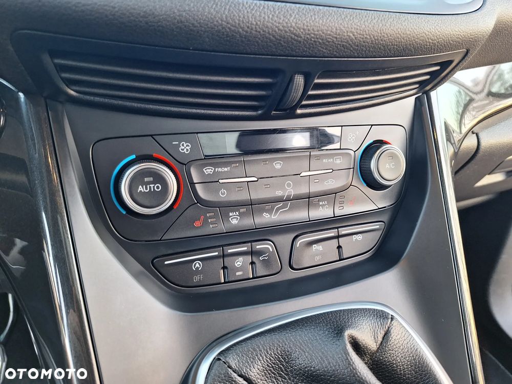 Ford Kuga 1.5 EcoBoost 2x4 ST-Line - 21