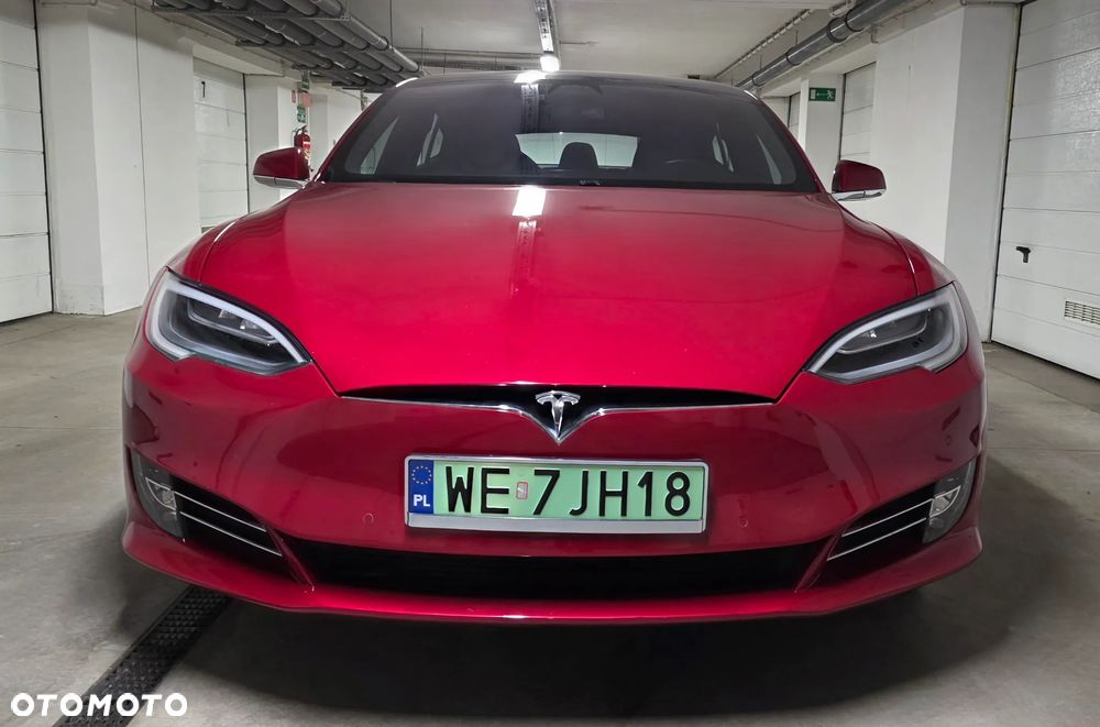 Tesla Model S - 10