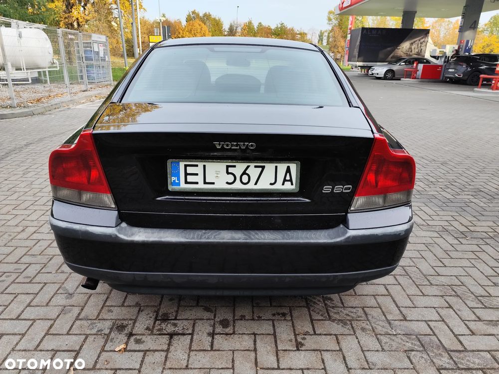Volvo S60 2.4 D5 - 4