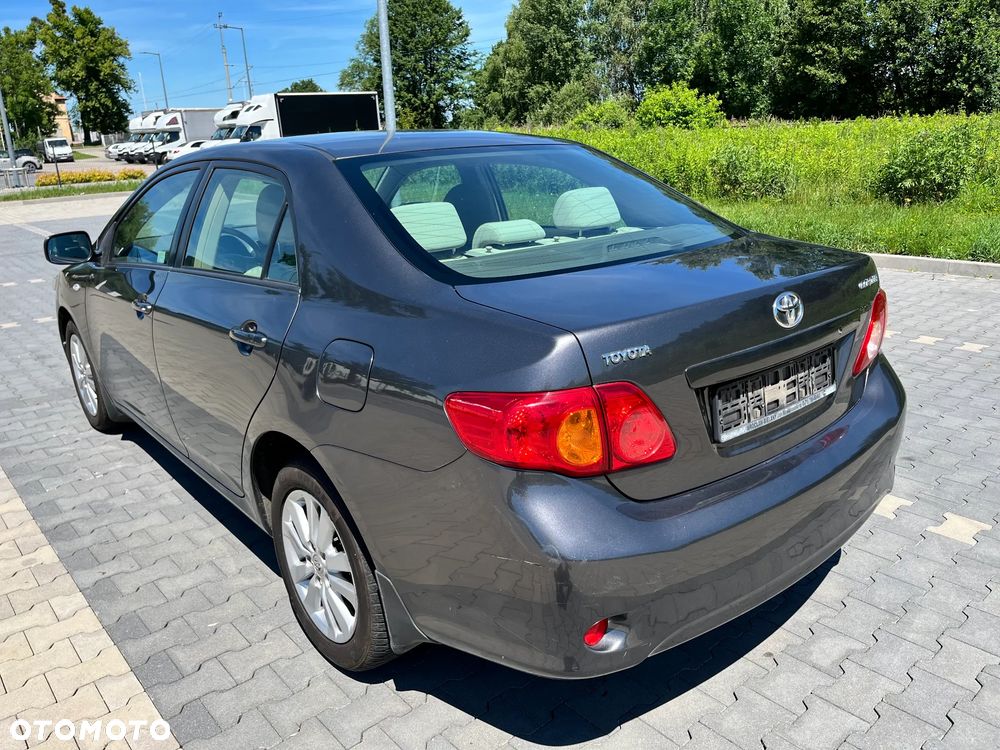 Toyota Corolla 1.6 VVT-i Luna - 3