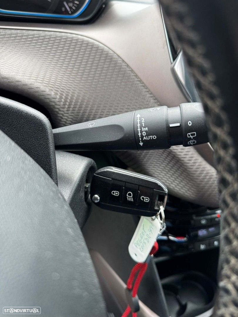 Peugeot 2008 1.2 PureTech Allure - 13