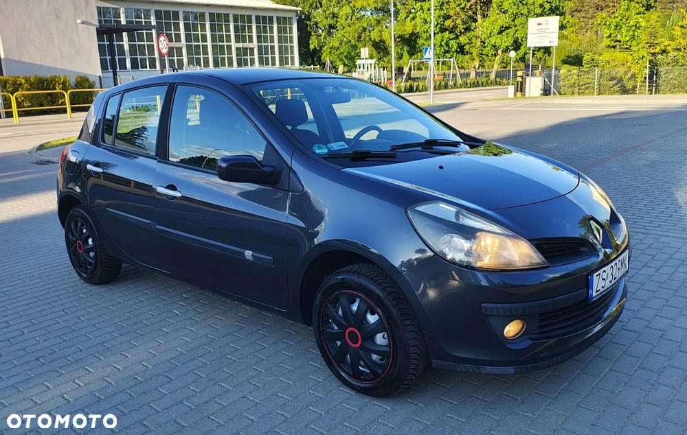 Renault Clio 1.2 16V Confort Authentique - 10