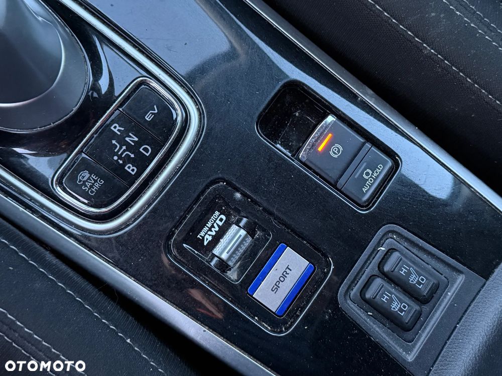 Mitsubishi Outlander Intense + - 13