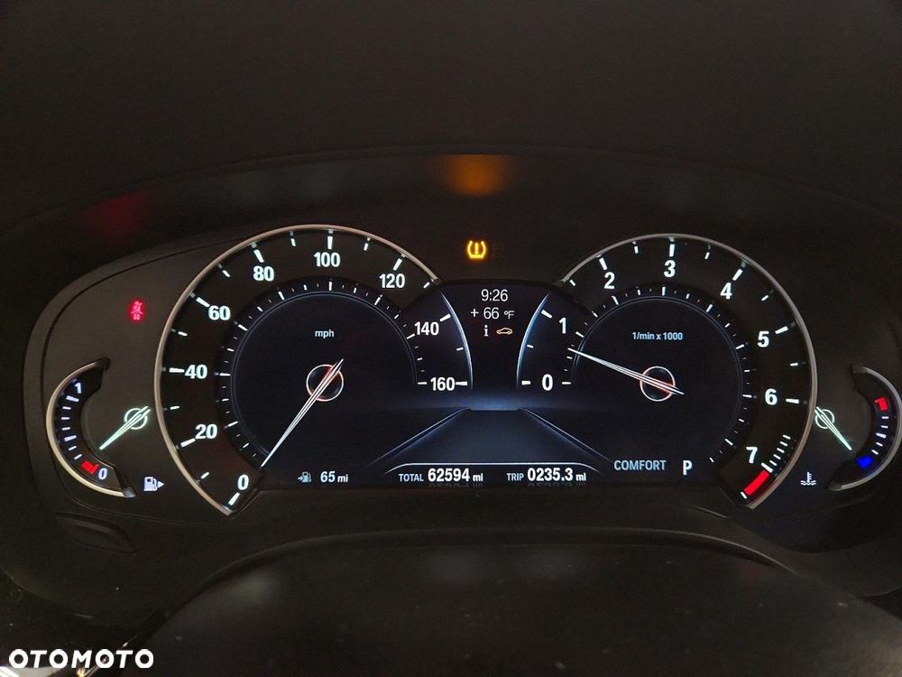 BMW Seria 5 540i xDrive - 10