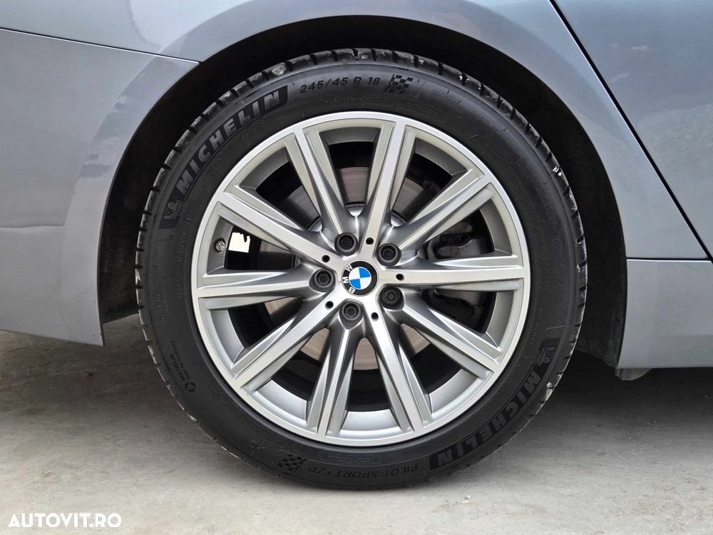 BMW Seria 5 520d xDrive Touring Aut. - 40