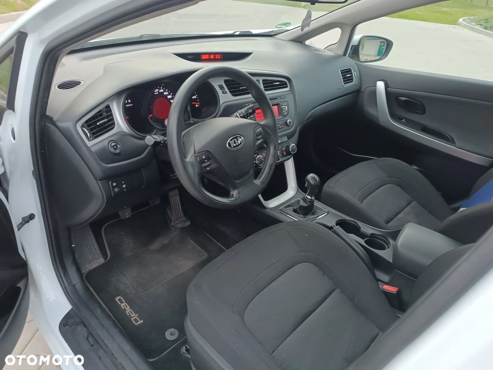 Kia Ceed 1.4 CVVT Vision - 28