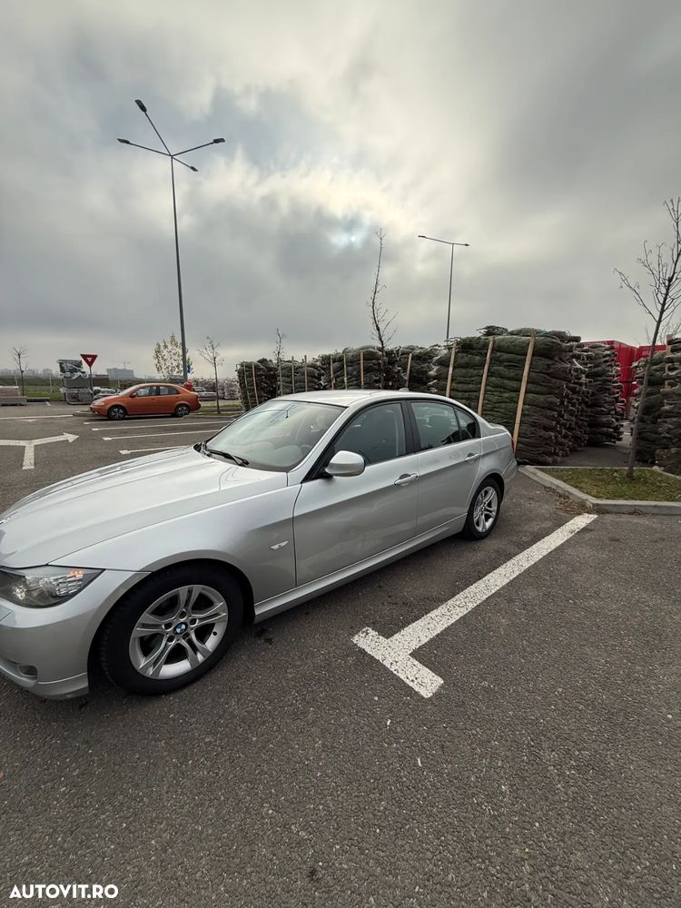 BMW Seria 3 318i Aut. - 2