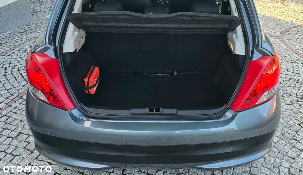 Peugeot 207 - 15