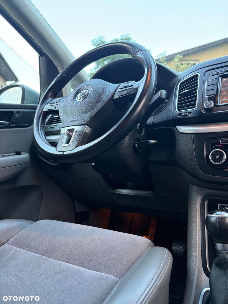 Volkswagen Sharan 2.0 TDI Highline - 32