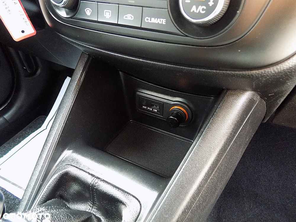 Kia Venga 1.4 CRDi 90 Vision - 13