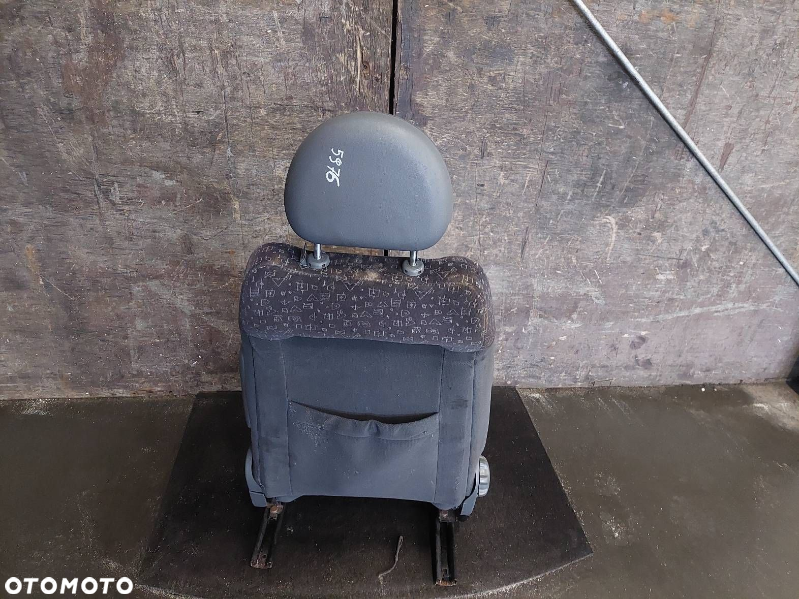 FOTEL LEWY PRZÓD KIEROWCY OPEL CORSA C HB 5D - 3