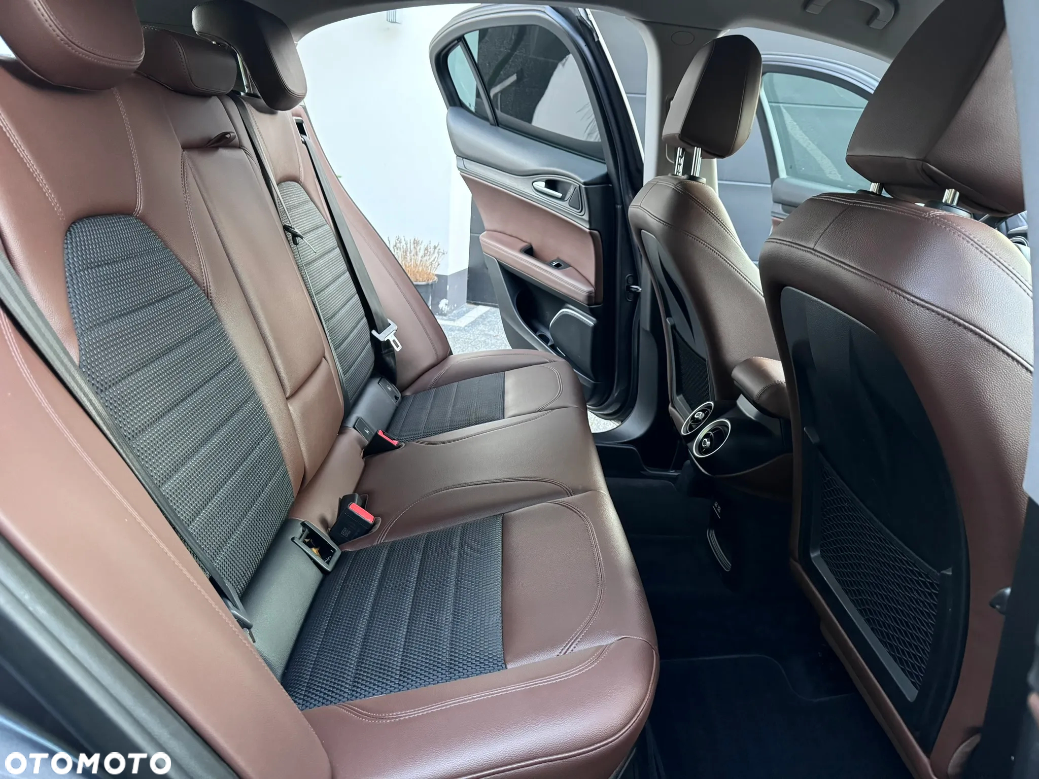 Alfa Romeo Stelvio - 18