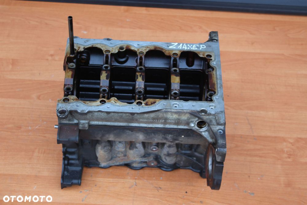 BLOK SILNIKA OPEL ASTRA CORSA MERIVA ZAFIRA 1.4 Z14XEP 24450960