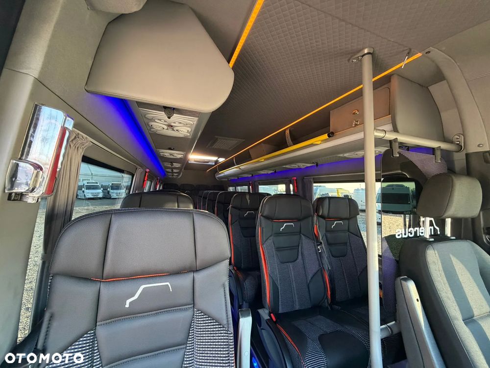 Mercedes-Benz Sprinter 519 - 20