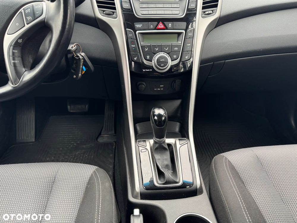 Hyundai i30 1.6 Premium - 6