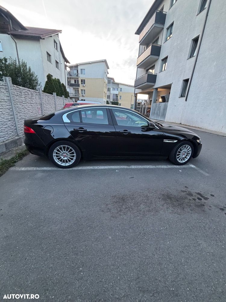 Jaguar XE - 3