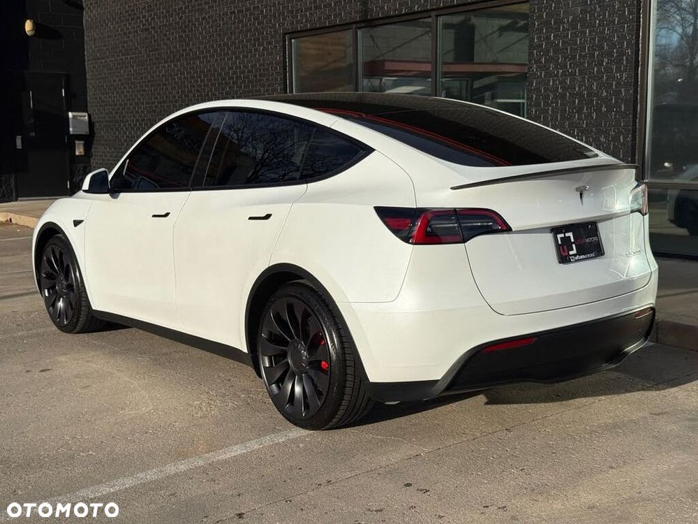 Tesla Model Y Performance Dual Motor AWD - 5