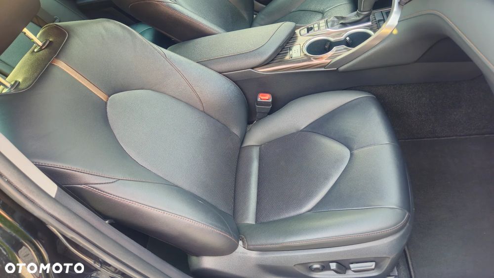 Toyota Camry 2.5 Hybrid Executive CVT - 12