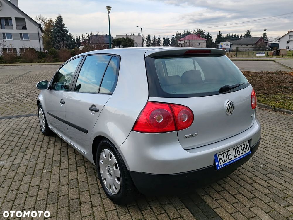 Volkswagen Golf - 5