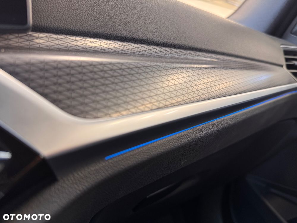 BMW Seria 3 320d xDrive M Sport sport - 22