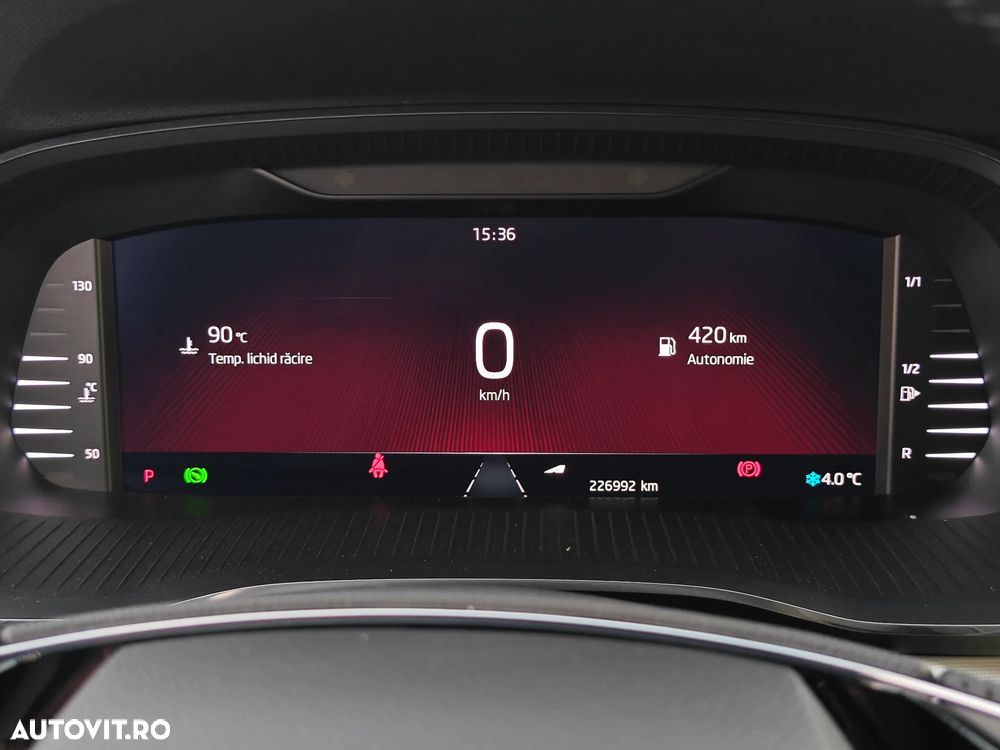 Skoda Octavia 2.0 TDI DSG Sportline - 23