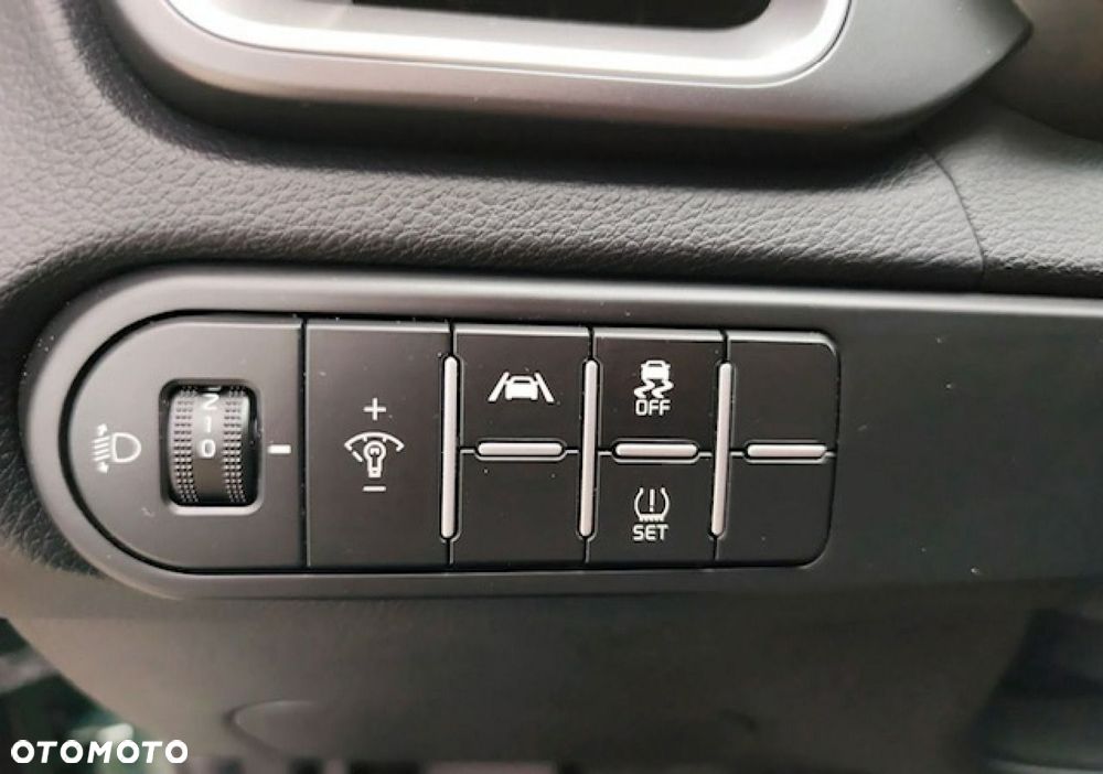 Kia Ceed - 24