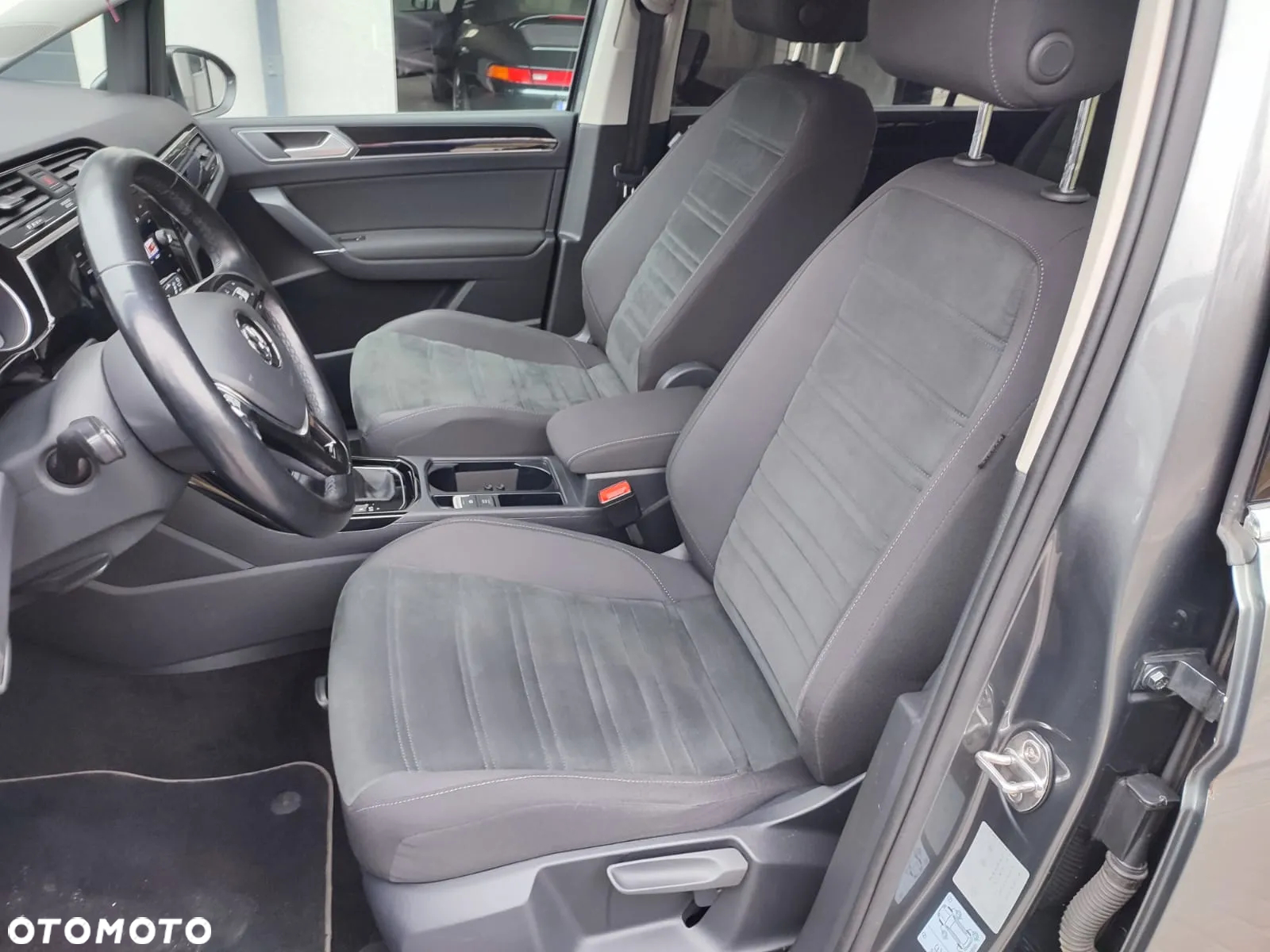 Volkswagen Touran 1.6 TDI SCR (BlueMotion Technology) DSG Comfortline - 11