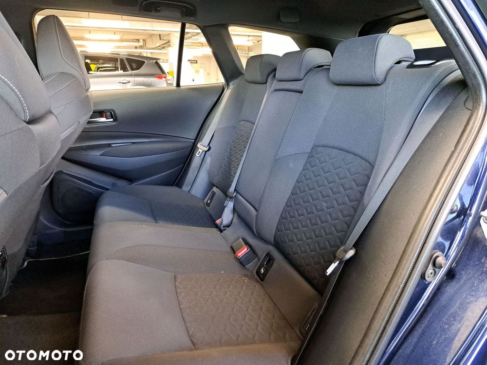Toyota Corolla 1.8 Hybrid Comfort - 28