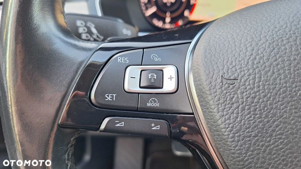 Volkswagen Passat - 19