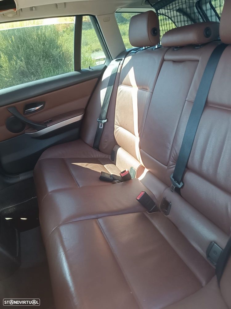 BMW 320 d - 4