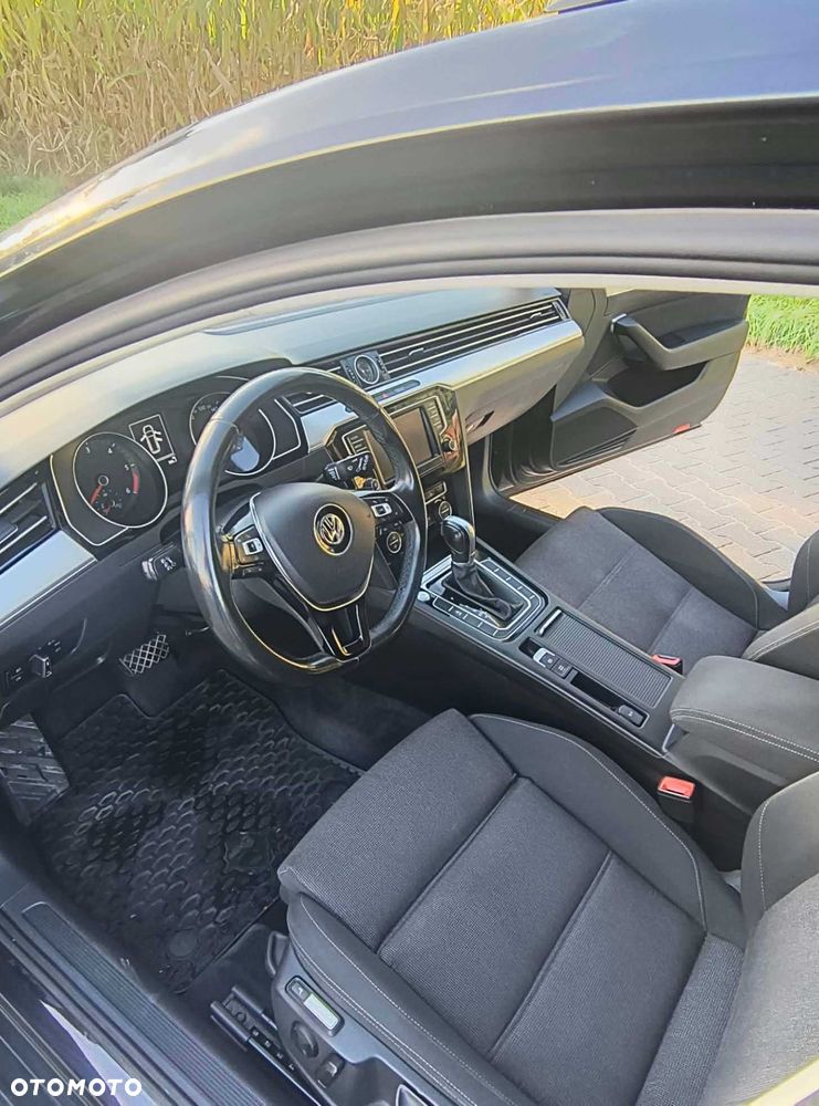 Volkswagen Passat - 5