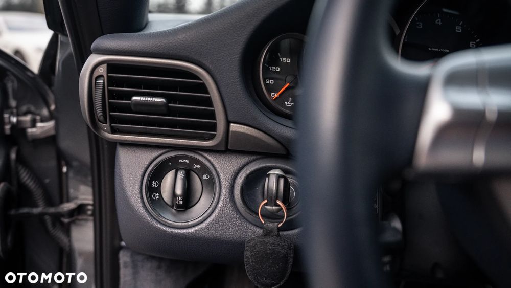 Porsche 911 Carrera 4 PDK - 9