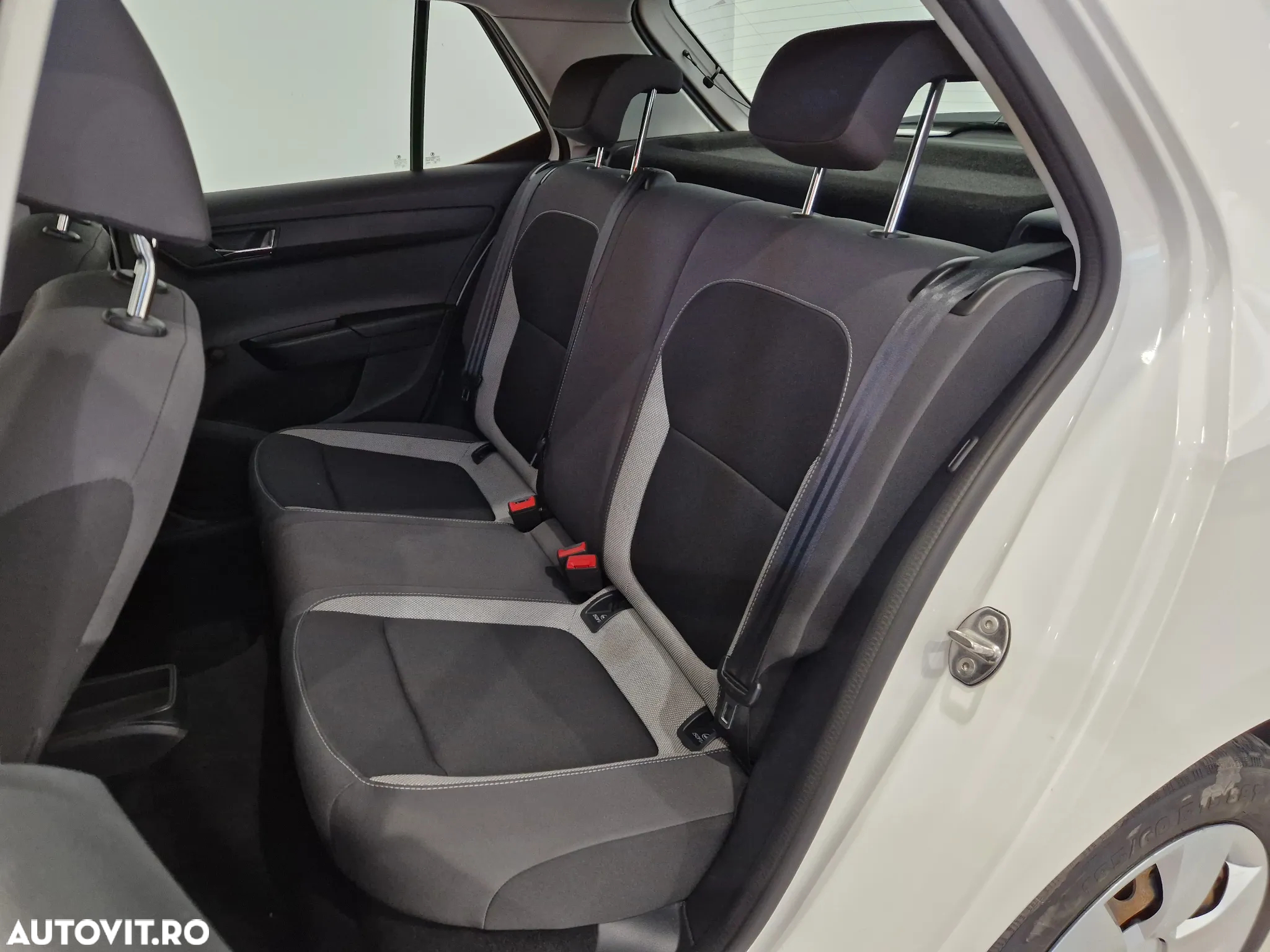 Skoda Fabia 1.0 TSI Ambition - 11