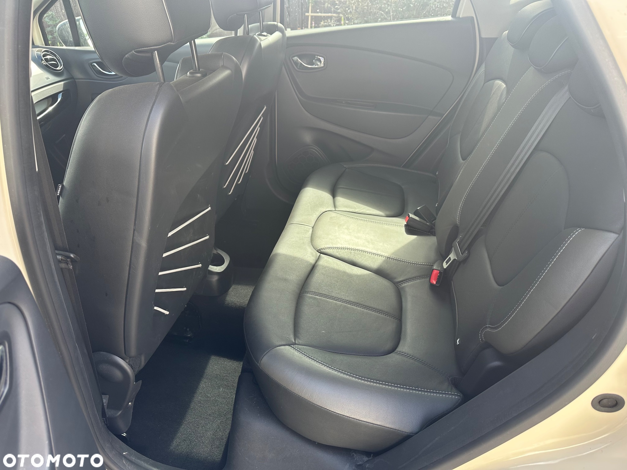 Renault Captur 1.2 Energy TCe Limited EDC - 26