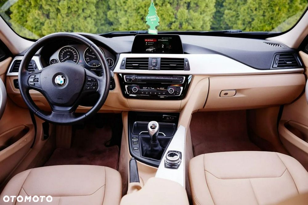BMW Seria 3 318d Edition Luxury Line Purity - 24