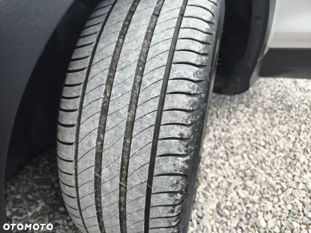 Ford Kuga 2.0 TDCi 2x4 Titanium - 33
