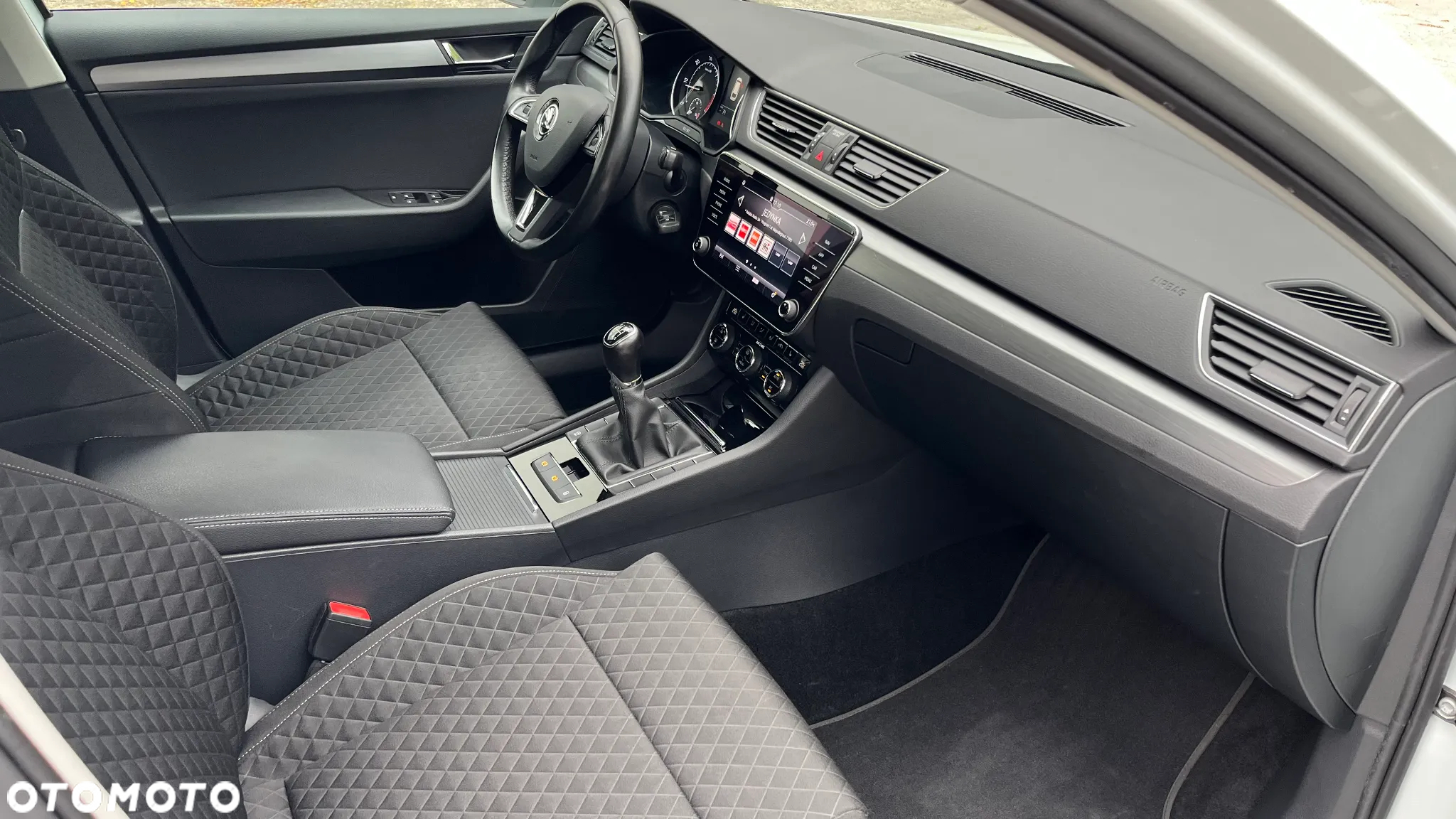 Skoda Superb Combi 2.0 TDI Style - 19