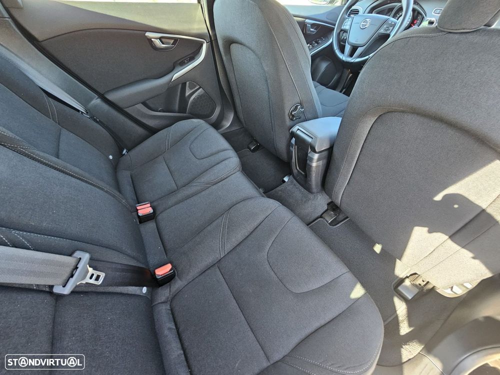 Volvo V40 Cross Country 2.0 D2 Momentum - 25