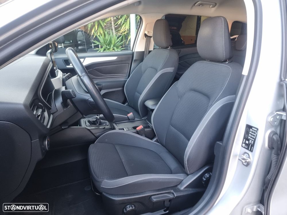 Ford Focus SW 1.5 TDCi EcoBlue Business - 3