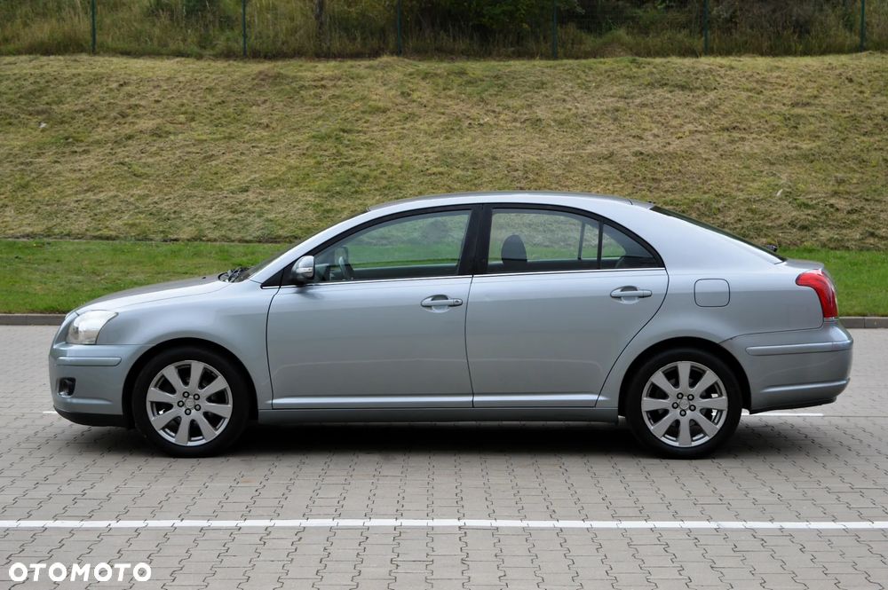 Toyota Avensis 2.0 D-4D Sol - 15
