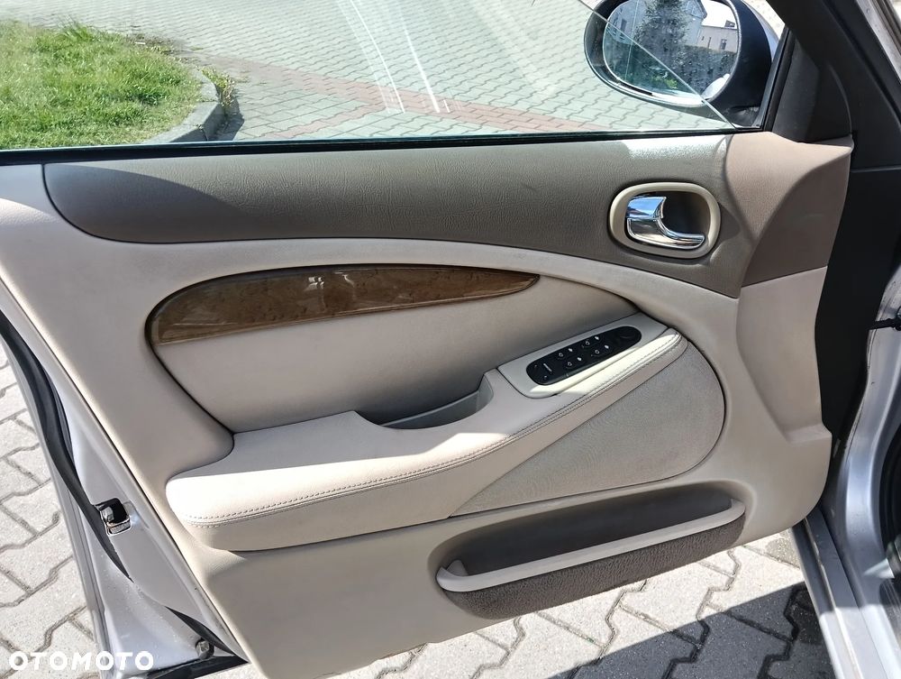 Jaguar S-Type - 21