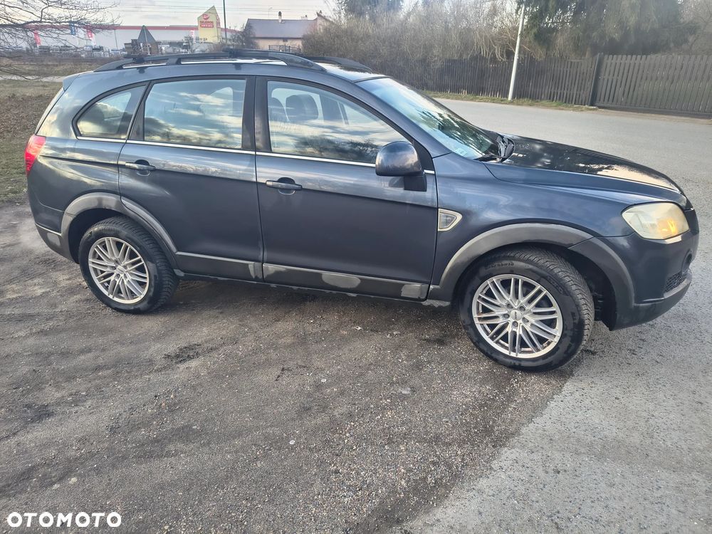 Chevrolet Captiva 2.4 4WD 7 Sitzer LT - 2