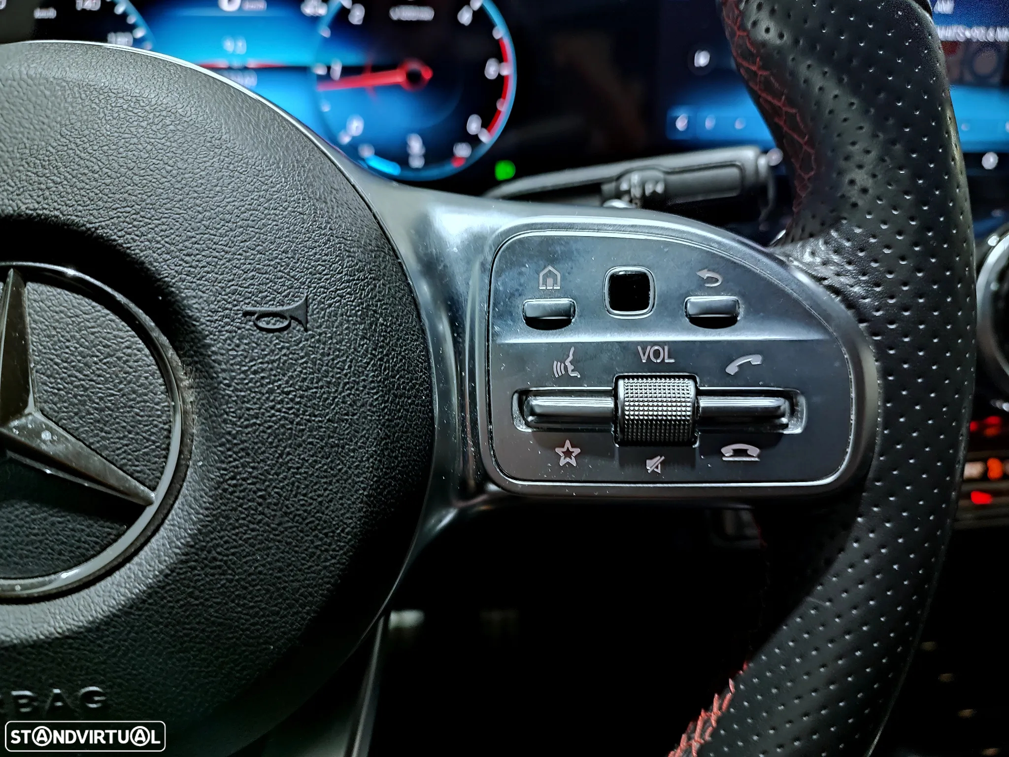 Mercedes-Benz GLA 180 - 20