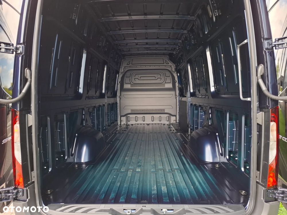 Mercedes-Benz Sprinter 319 CDI Furgon SELECT długi 4325 mm L3H2 - 16