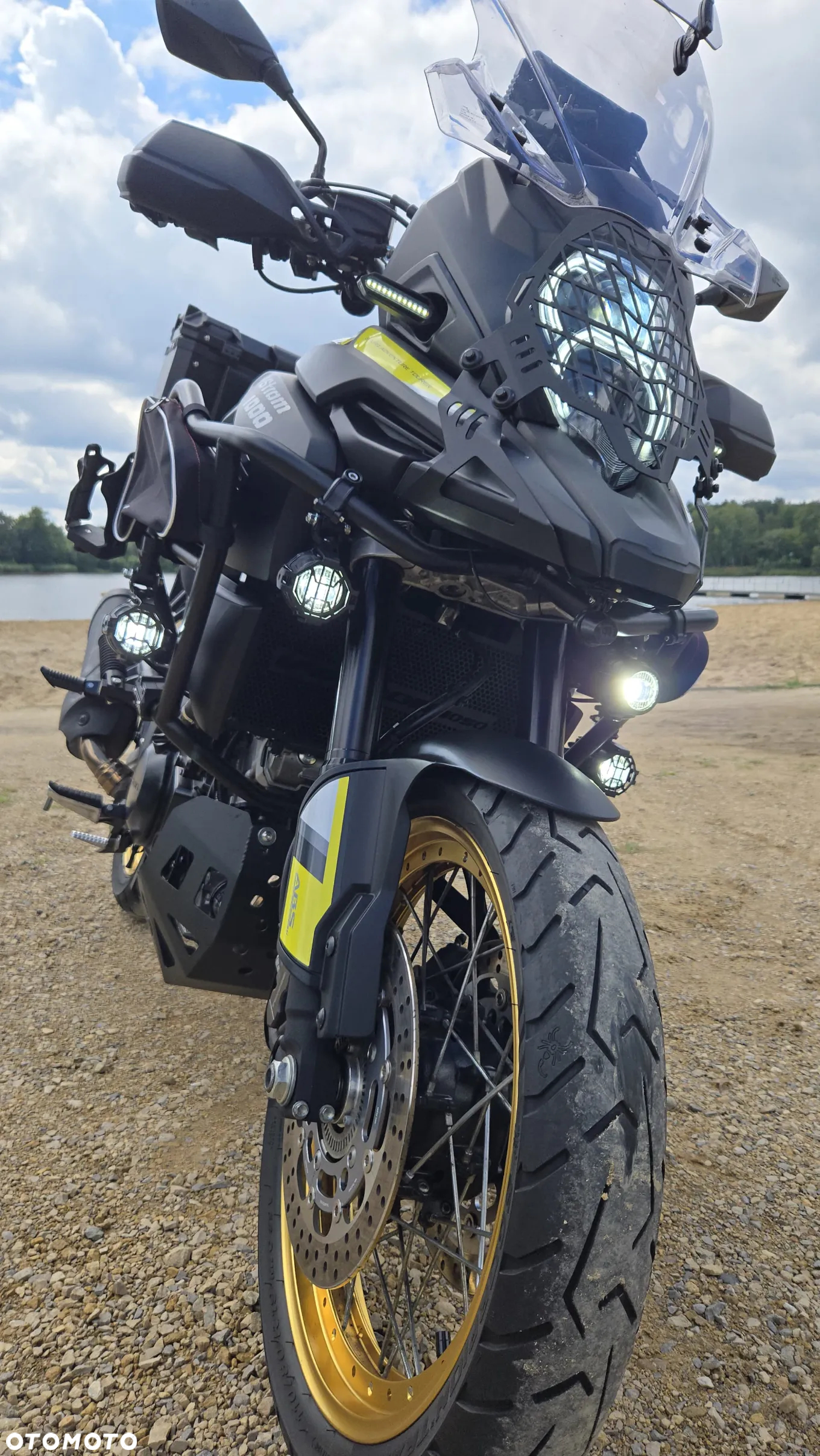 Suzuki V-STROM - 14