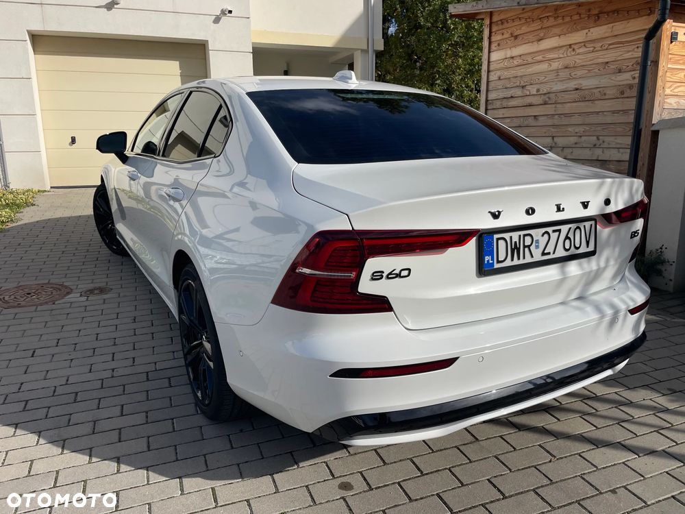 Volvo S60 B5 B R-Design - 11