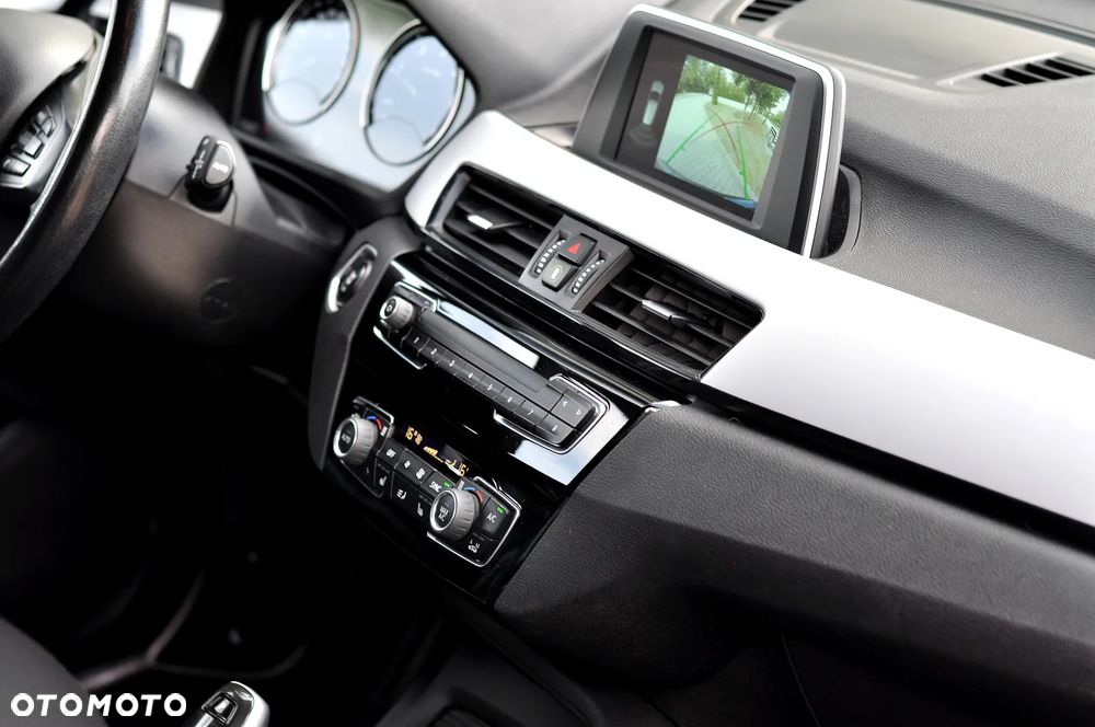 BMW X1 sDrive20d Sport Line - 24